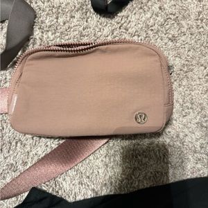 Lulu 1L belt bag